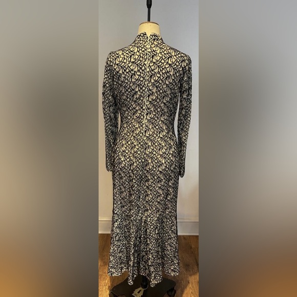 Emilia Wickstead Black and Ivory Flocked Lace Dress - Picture 5 of 16